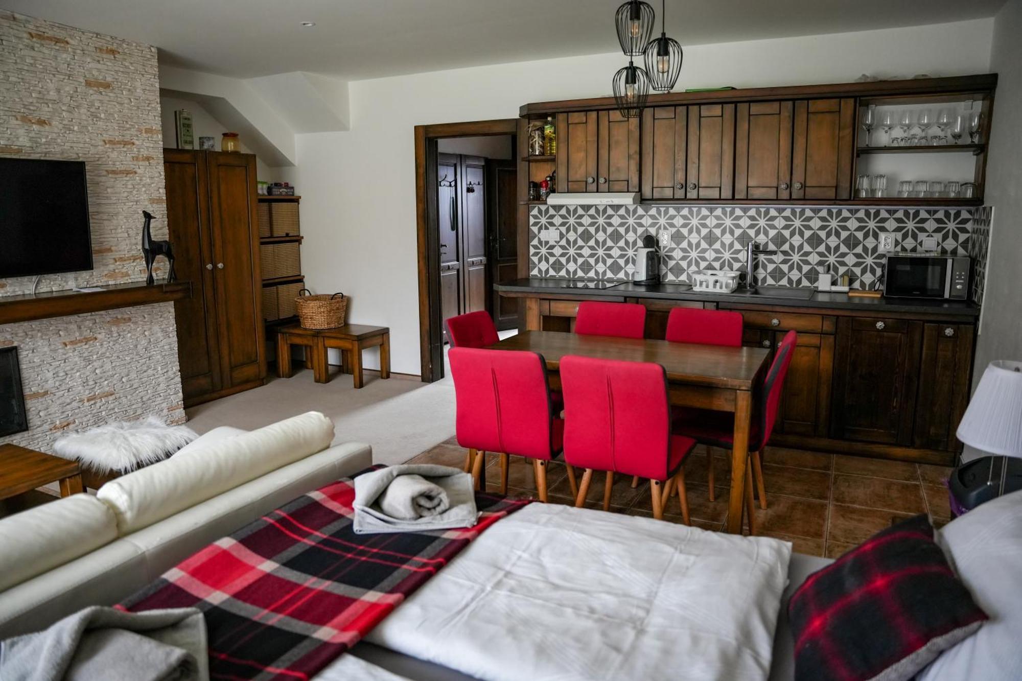 Family Apartment In Tatranska Lomnica Bagian luar foto