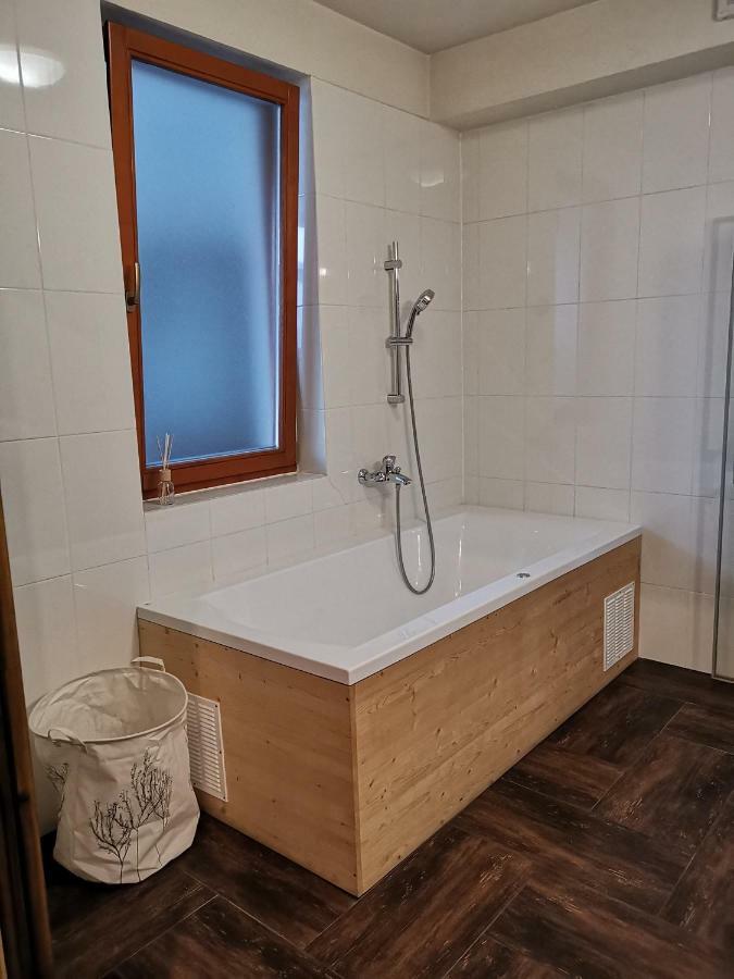Family Apartment In Tatranska Lomnica Bagian luar foto